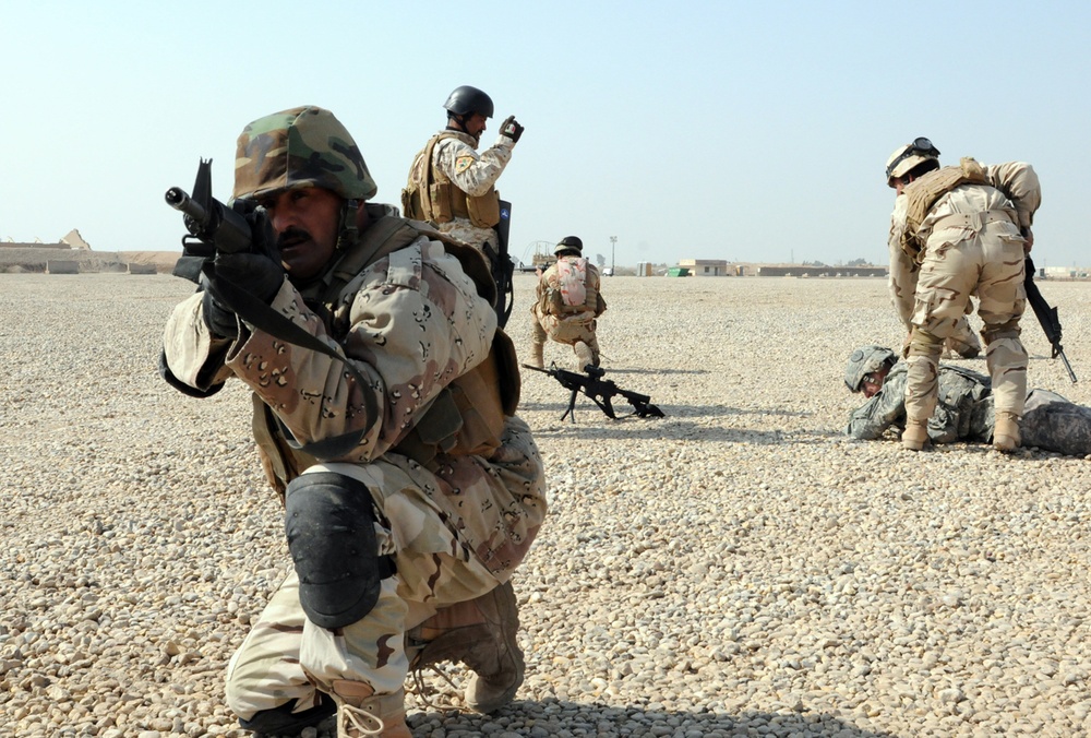 Building a foundation 3rd ACR, Iraqi Army practice basic combat skills