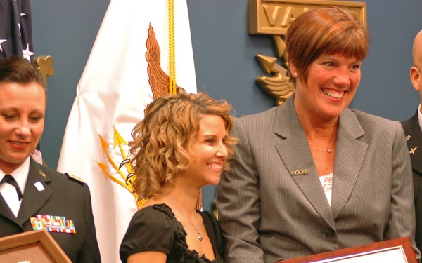 Guard, Reserve family readiness groups honored at Pentagon