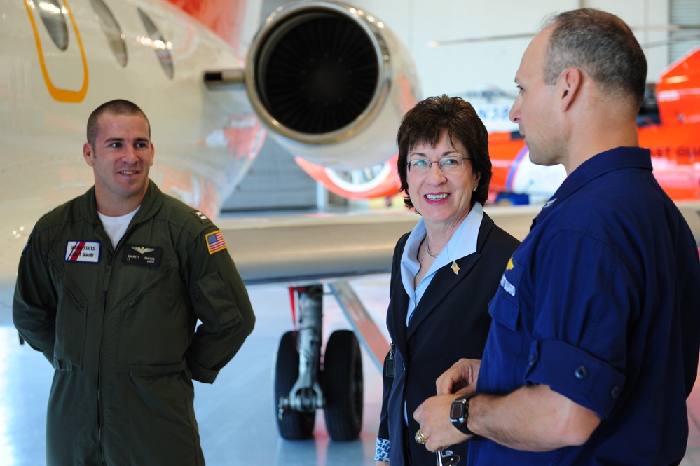 U.S. Senator, Coast Guard Commandant visit South Florida Coast Guard units