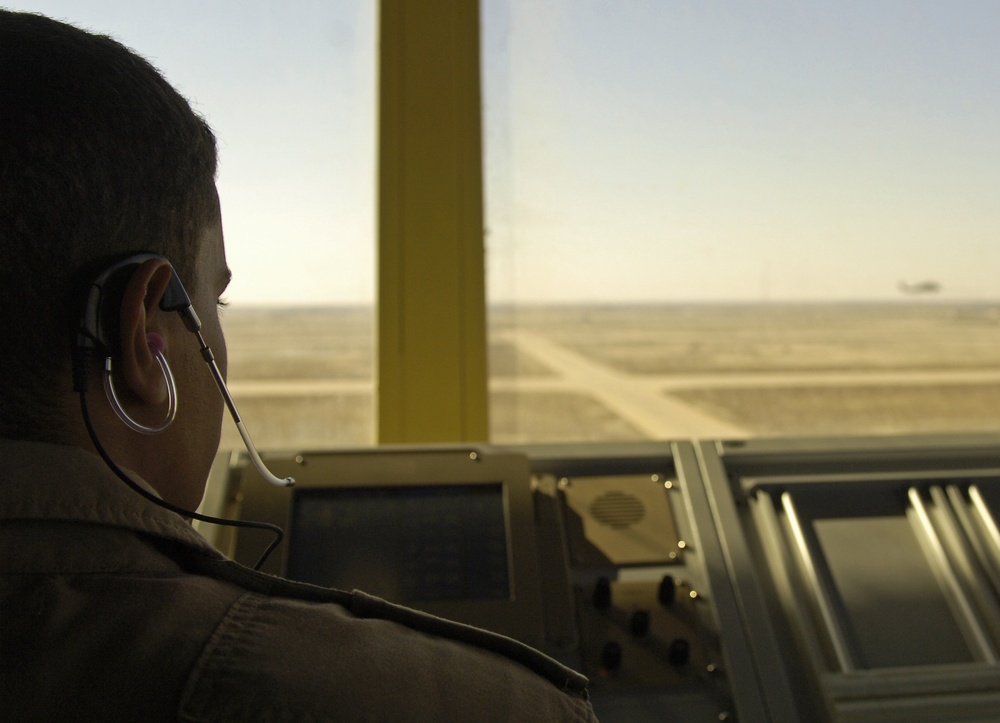 Air traffic advisors aim high for Iraq's future