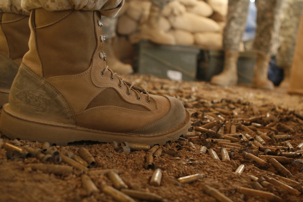 ISAF Sergeant Major visits Darrah-I-Bum Marines