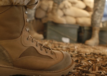 ISAF Sergeant Major visits Darrah-I-Bum Marines