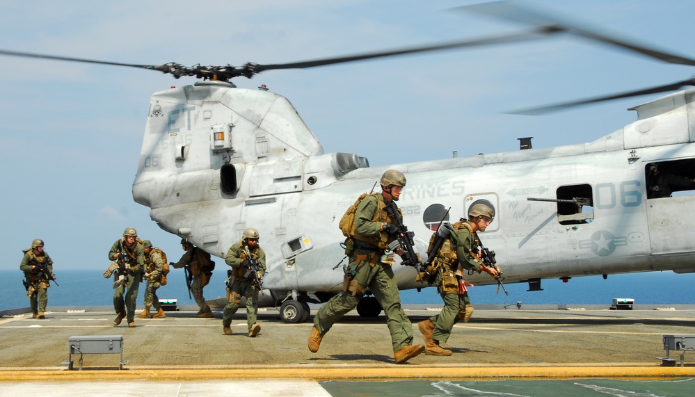 DVIDS - Images - USNS 1st Lt. Jack Lummus action [Image 1 of 4]