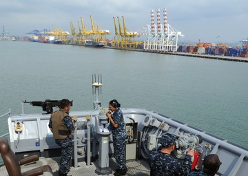 Marines, sailors visit Thailand