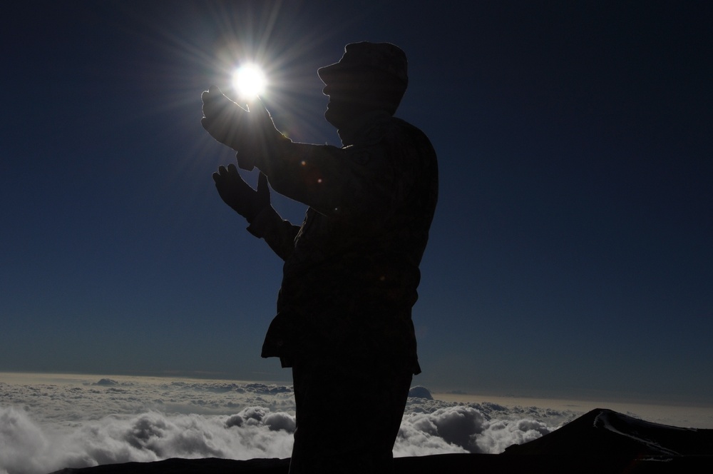 Soldiers spend ‘Duty Day with God’ at W. M. Keck Observatory