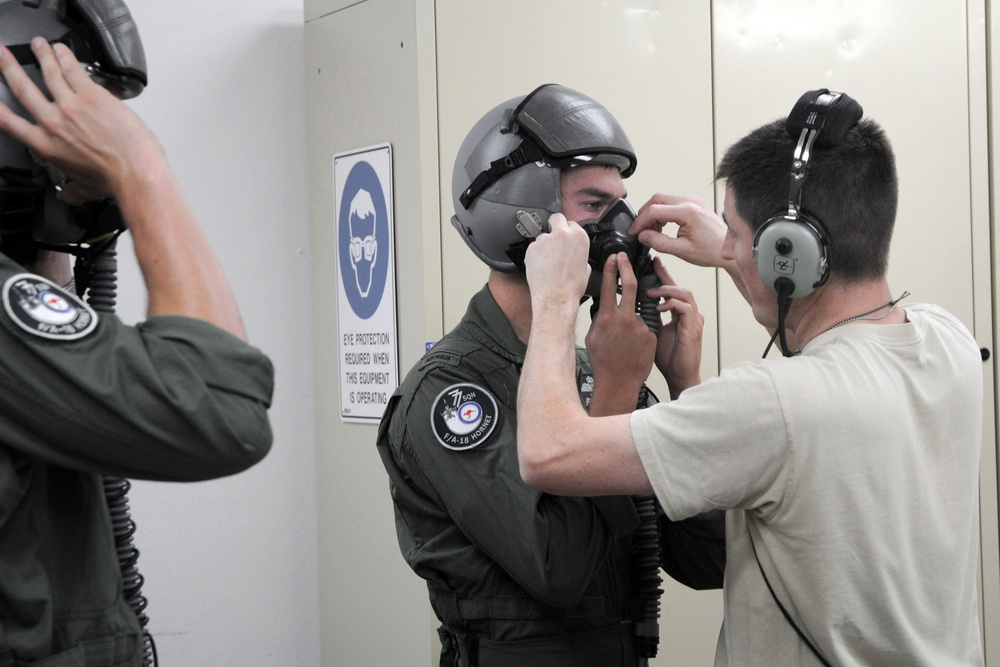 132nd Life Support trains Australian pilots in preparation for their flight in D model F-16.