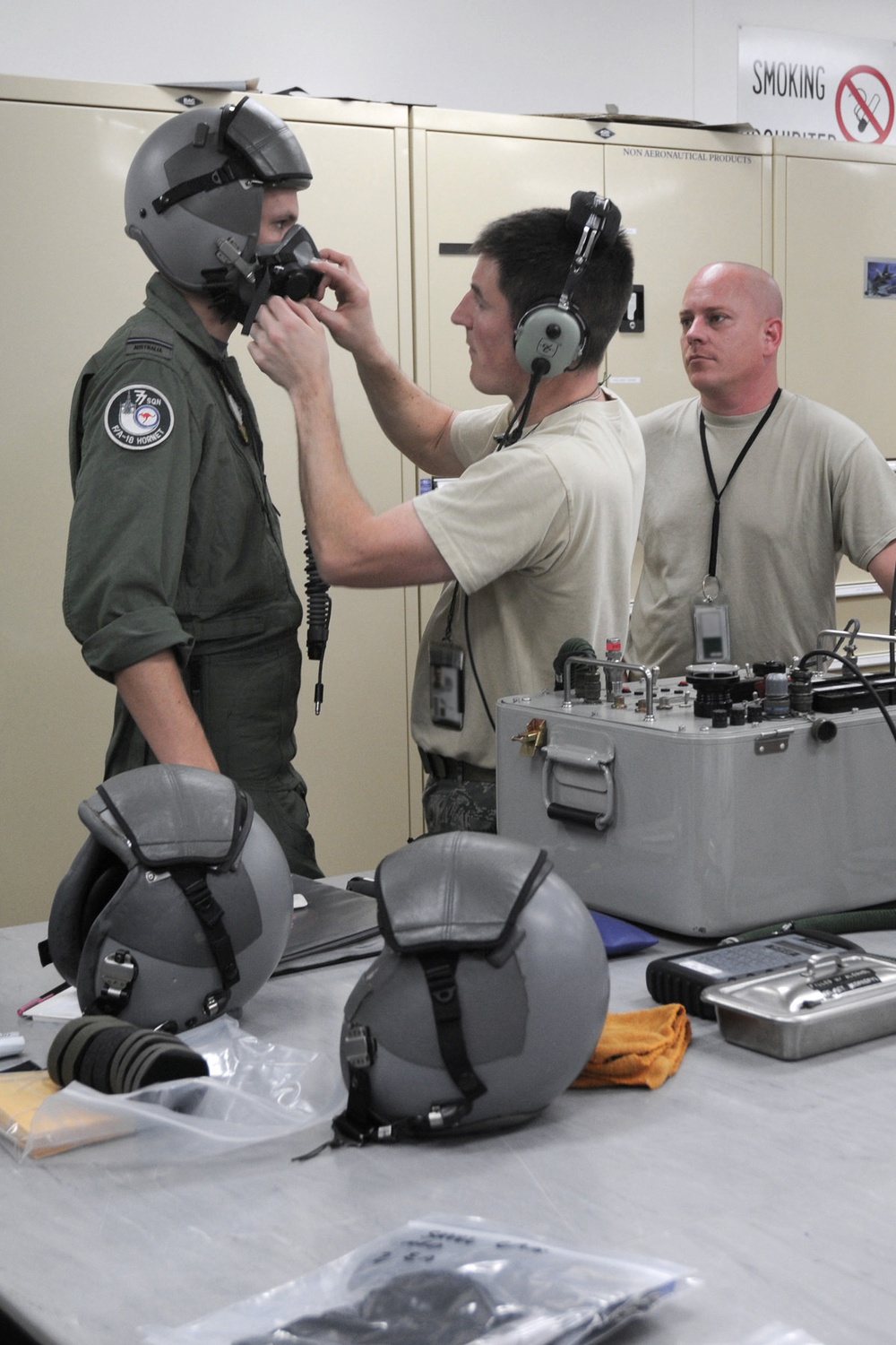 132nd Life Support trains Australian pilots in preparation for their flight in D model F-16.