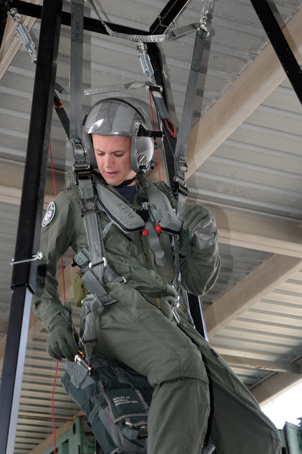 132nd Life Support trains Australian pilots in preparation for their flight in D model F-16.