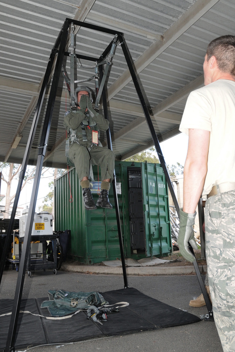 132nd Life Support trains Australian pilots in preparation for their flight in D model F-16.