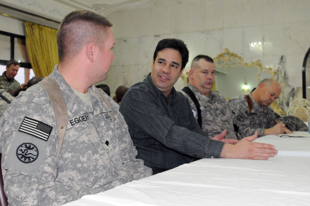 US Representative visits troops in Baghdad