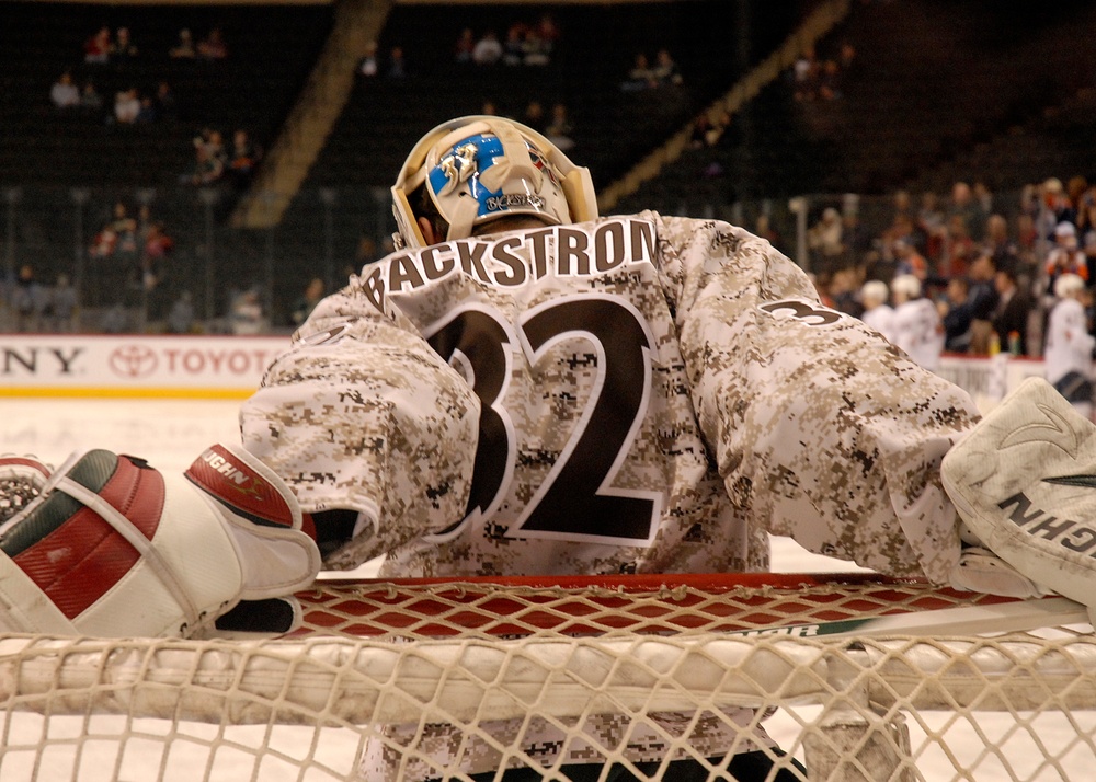 Auction of Tampa Bay Lightning camouflage jerseys to benefit