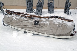Instructor trains soldiers to survive in the arctic