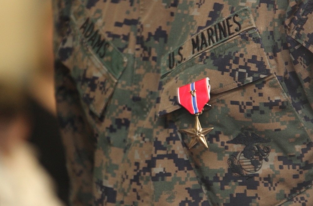 22nd MEU Marine Recieves Bronze Star With Combat Distinguishing Device