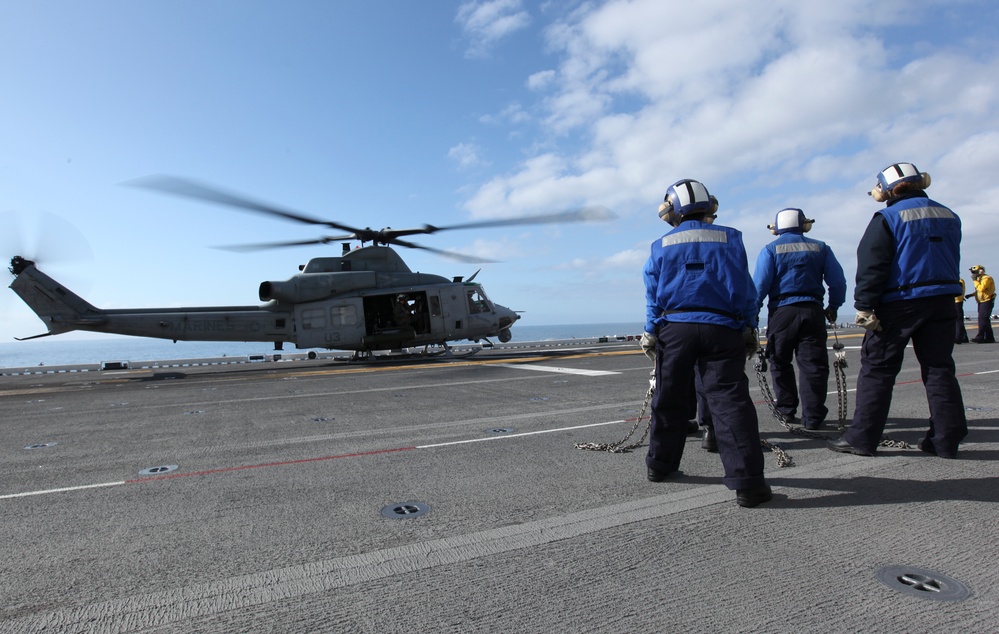 USS Makin Island helicopter landing