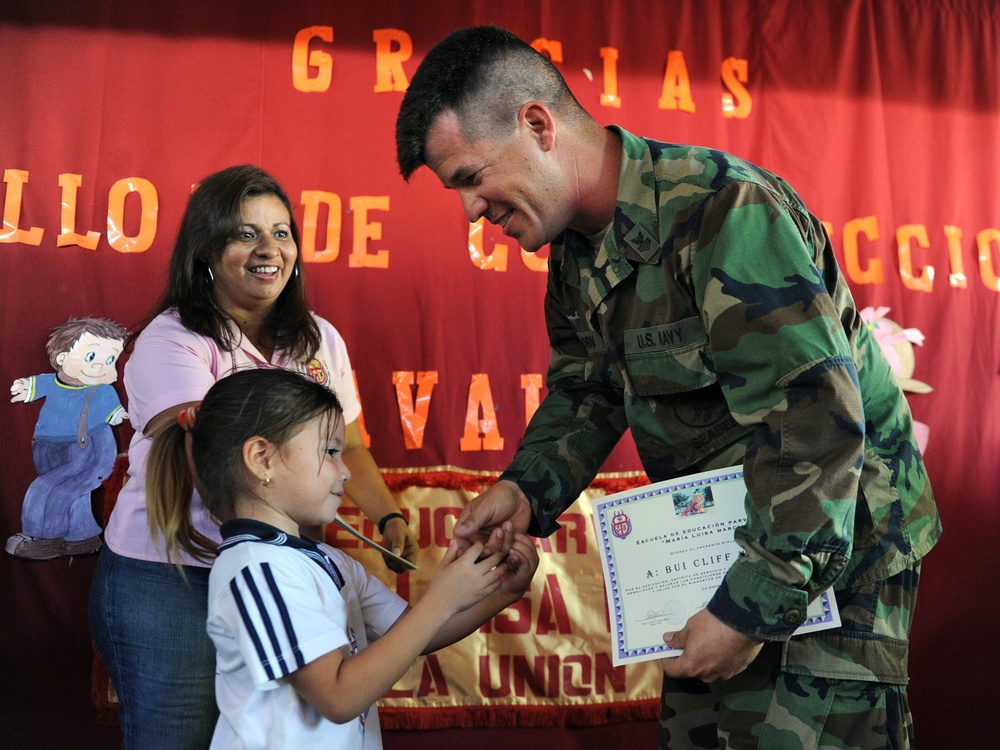 Closing Ceremony for Southern Partnership Station 2011, Project Handclasp