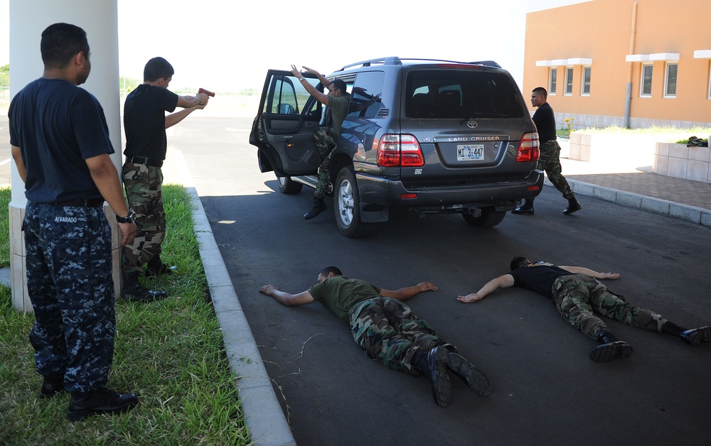 Traffic Felony Stop Demonstration in El Salvador