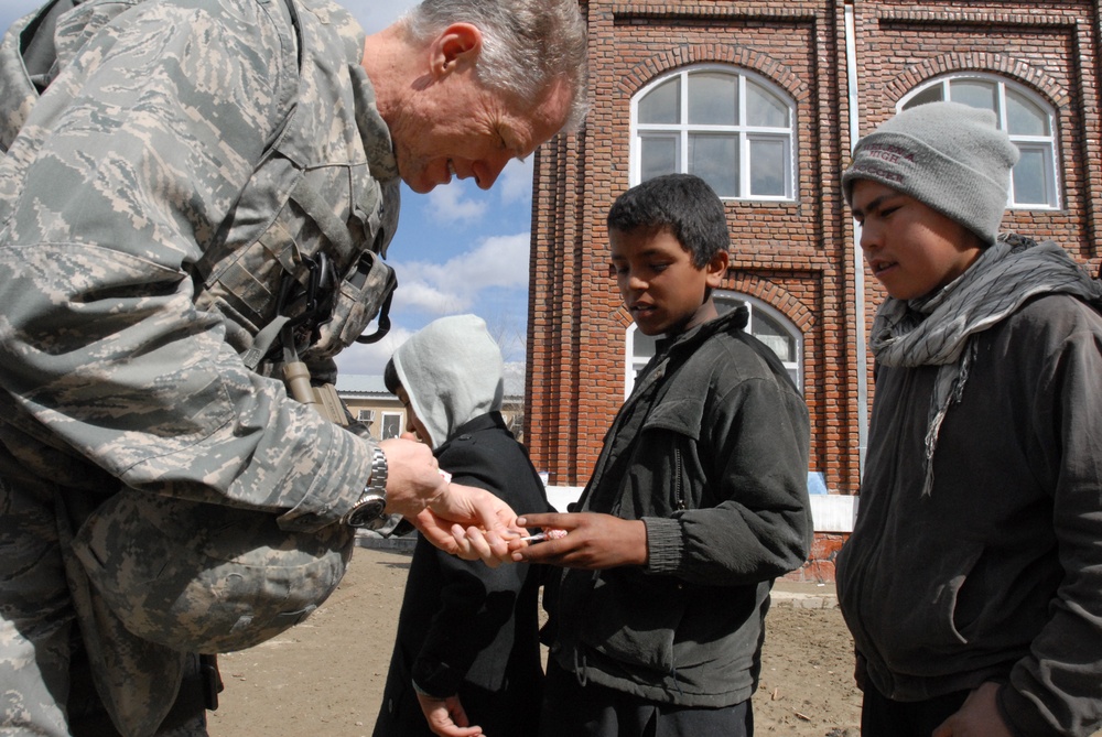 ISAF Chapel delivers supplies to Orphanage