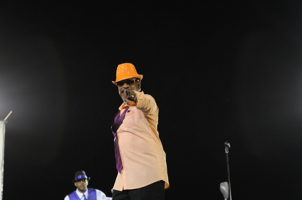 Charlie Wilson sets groove on Camp Victory