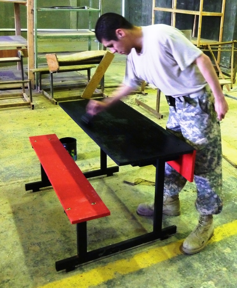 USD-C ‘Venom’ Company soldiers conduct desk refurbishment for local Baghdad school