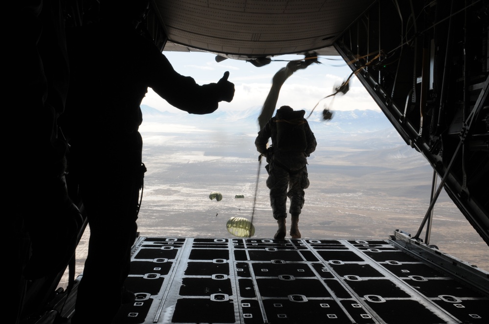 The 197th Special Troops Company (A) hosts aerial Delivery System Familiarization and Operations in support of ATLAS DROP 2011