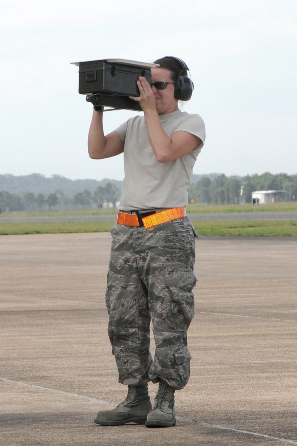 132FW performs maintenance operations during joint flying mission in Australia.