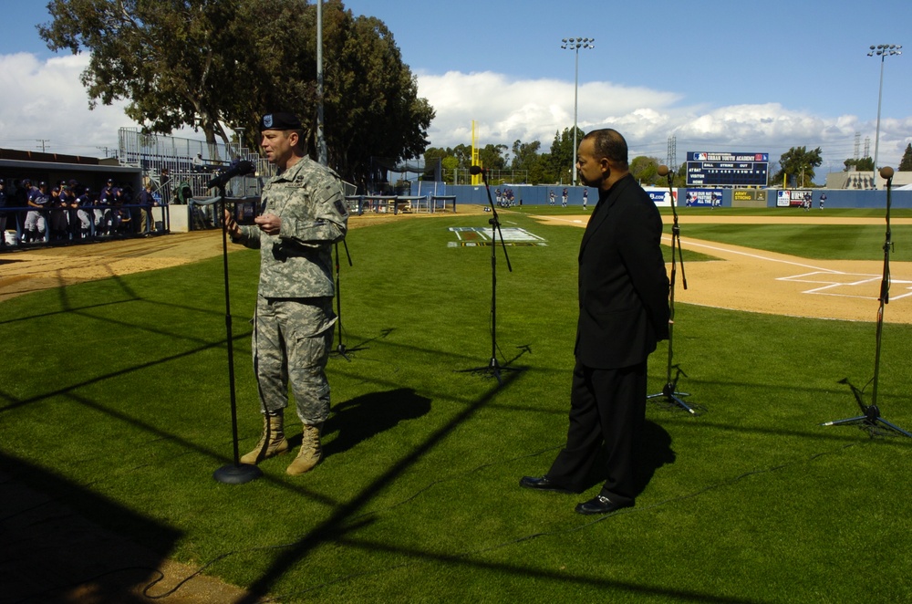 Crotts speaks at Urban Invitational