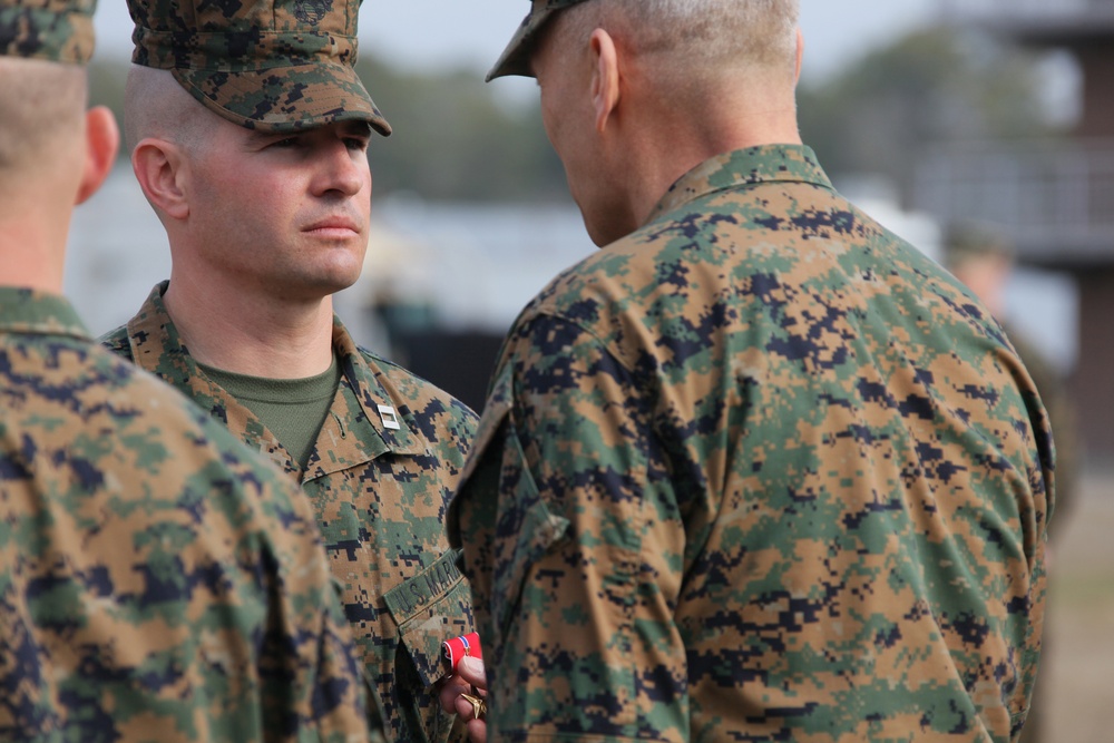 DVIDS - Images - 22nd MEU Marines Recieve Honors [Image 2 of 7]