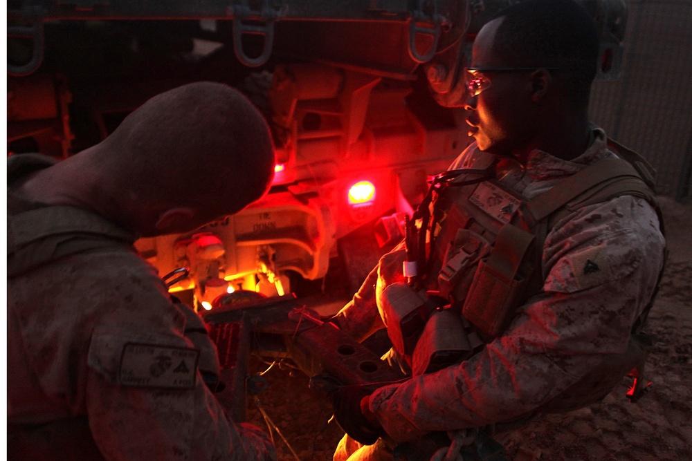 Motor-T Marines keep 3rd LAR truckin’ in south Helmand