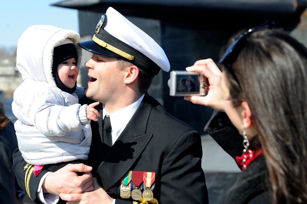 USS Memphis  Returns Home