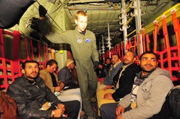 US Forces fly refugees from Tunisia