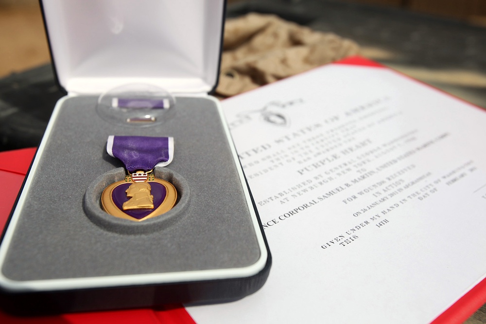 3rd LAR Marine receives Purple Heart in Afghanistan