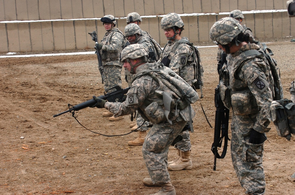 Aviation brigade support soldiers aim for weapons proficiency