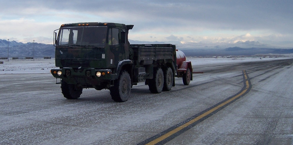Soldiers’ ingenuity keeps airfield clear of ice