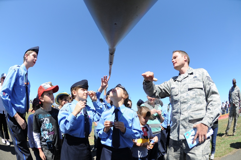 Future Aviators Gain Interest in F-16