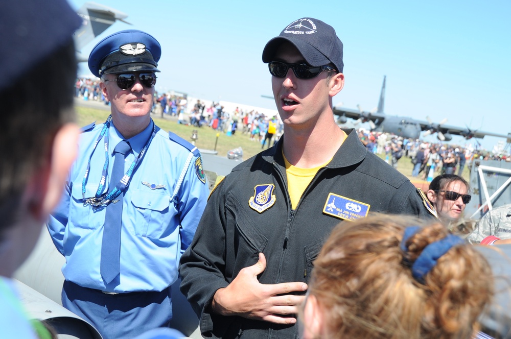 Future Aviators Gain Interest in F-16