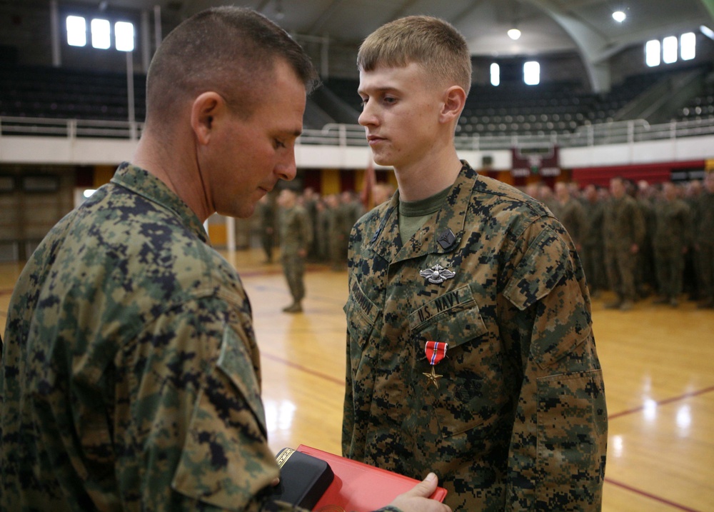 Corpsman receives Bronze Star for saving Marine’s life