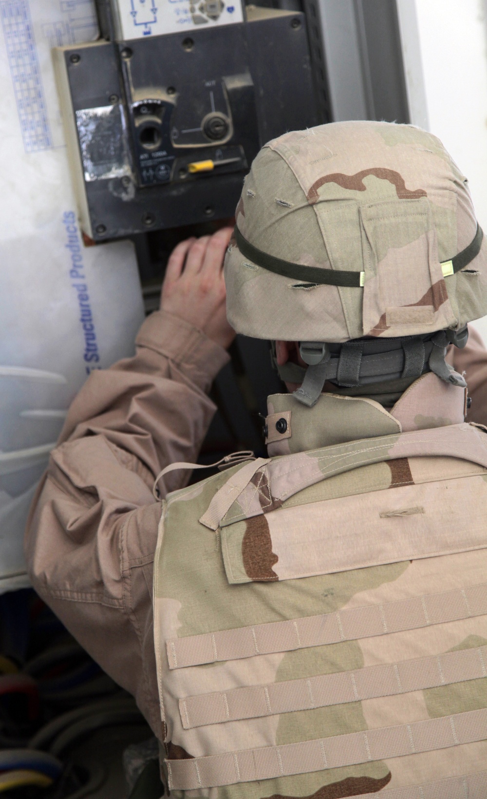 ISAF forces visit Karis Shorabak