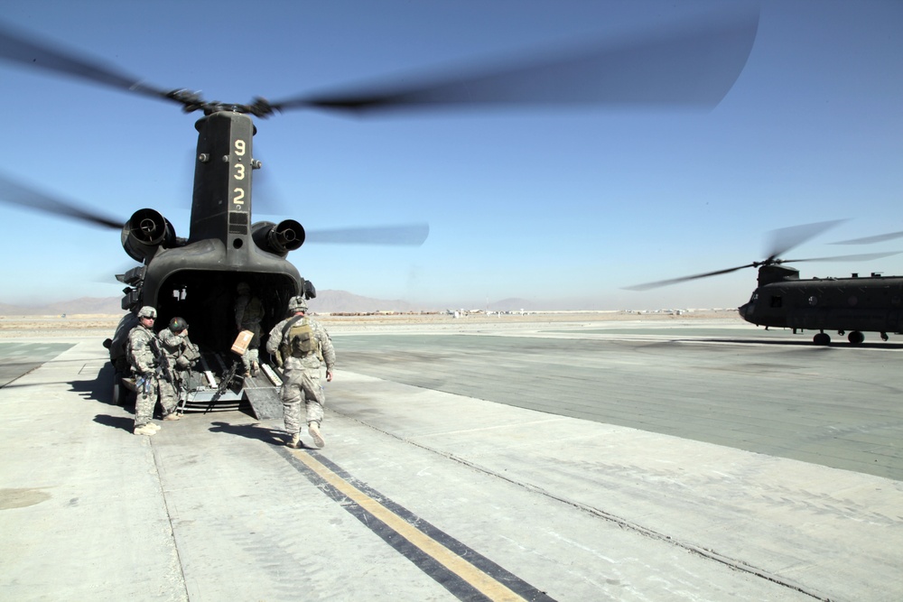 ISAF forces visit Karis Shorabak