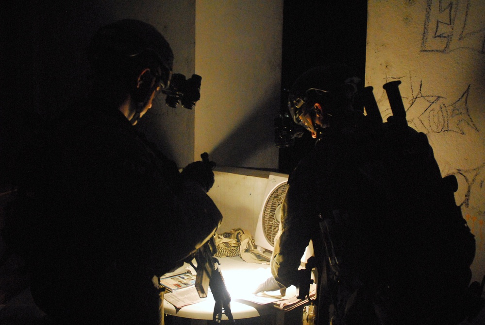 US Special Operations Soldiers conduct nighttime training for Fused Response exercise