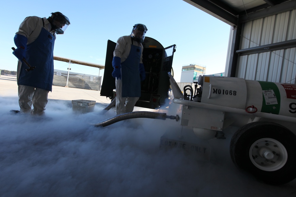 MALS-14 cryogenic Marines lend cool hand to 2nd MAW
