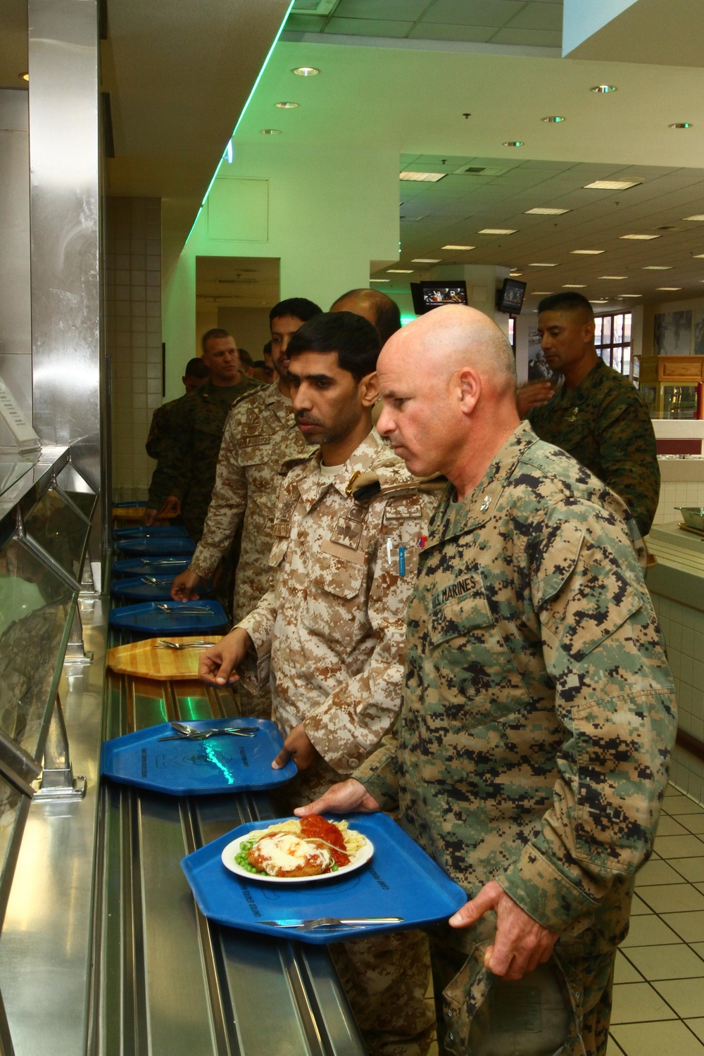 United Arab Emirates Presidential Guard visit 1st Marine Division units