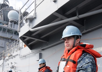 USS Kearsarge replenishment-at-sea with USNS Kanawha