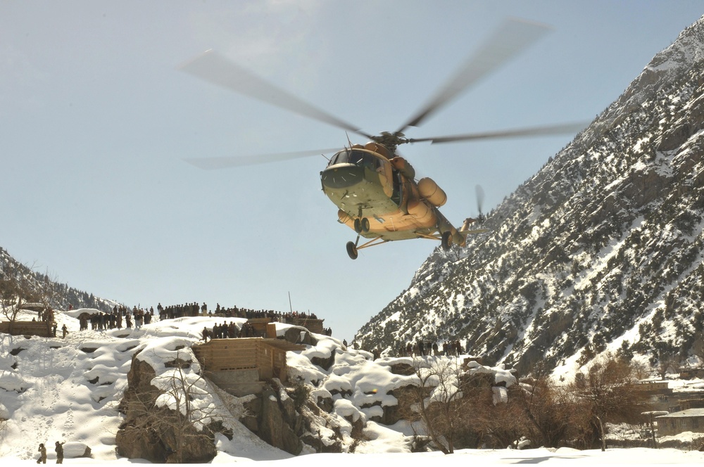 Afghan Air Force executes combat resupply in Kunar Valley