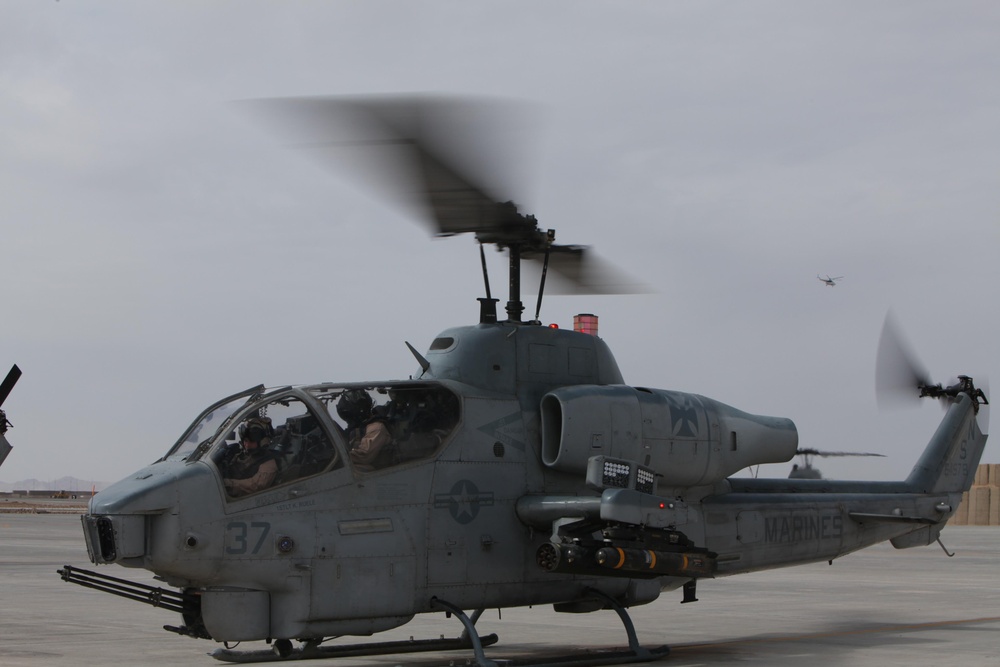 AH-1W Cobra launch