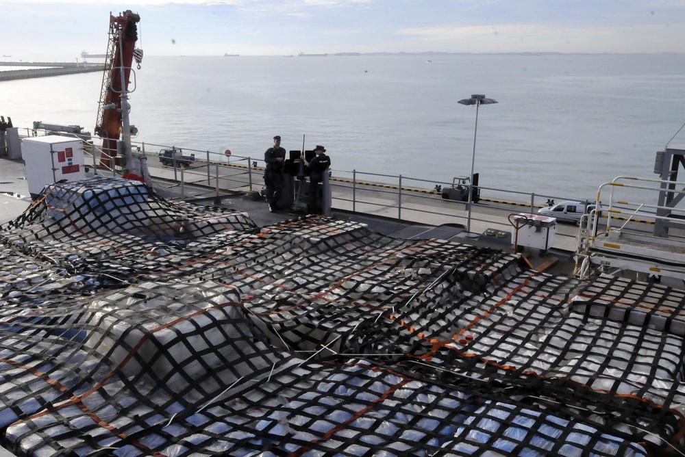 USS Blue Ridge supports tsunami relief