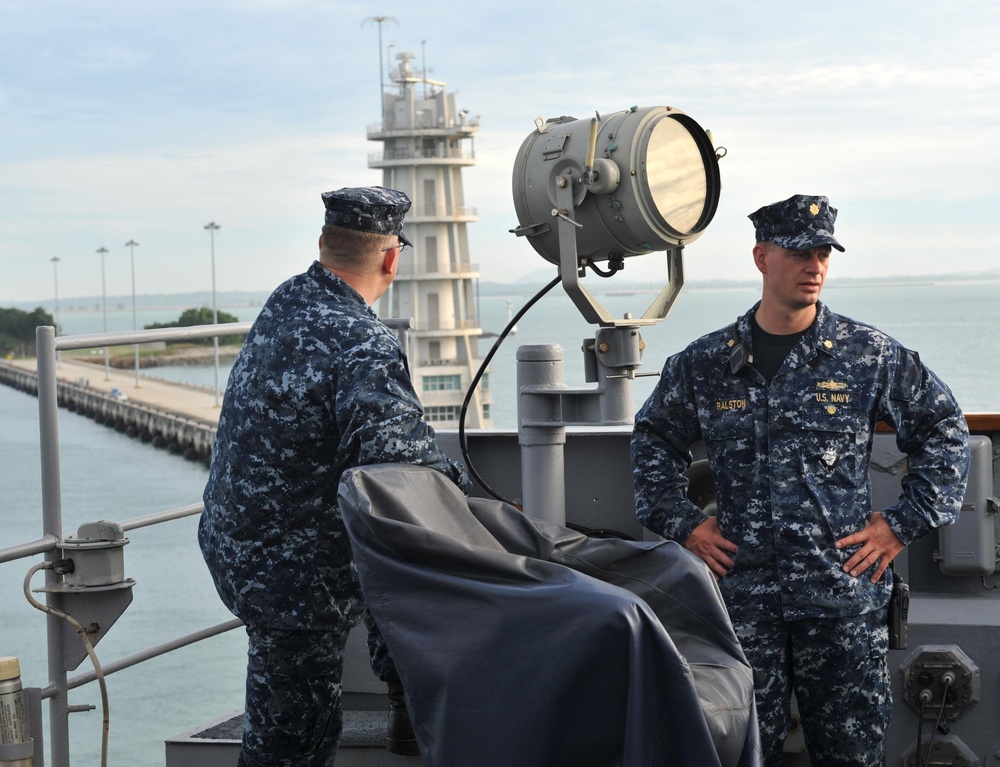 USS Blue Ridge Departs Singapore to Provide Support in Japan