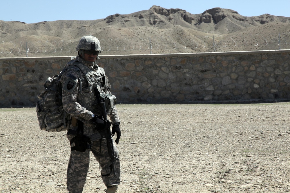 ISAF Conducts Building Assessment Survey in Karis Shorabak