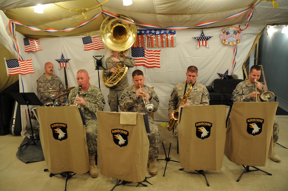 Dixieland Band visits TF Currahee