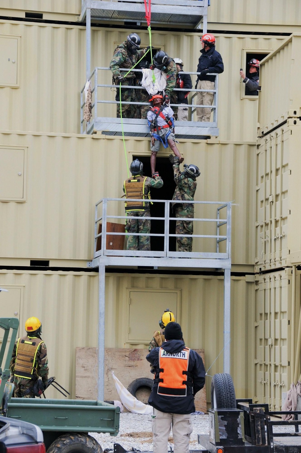 Marines train evacuating casualties