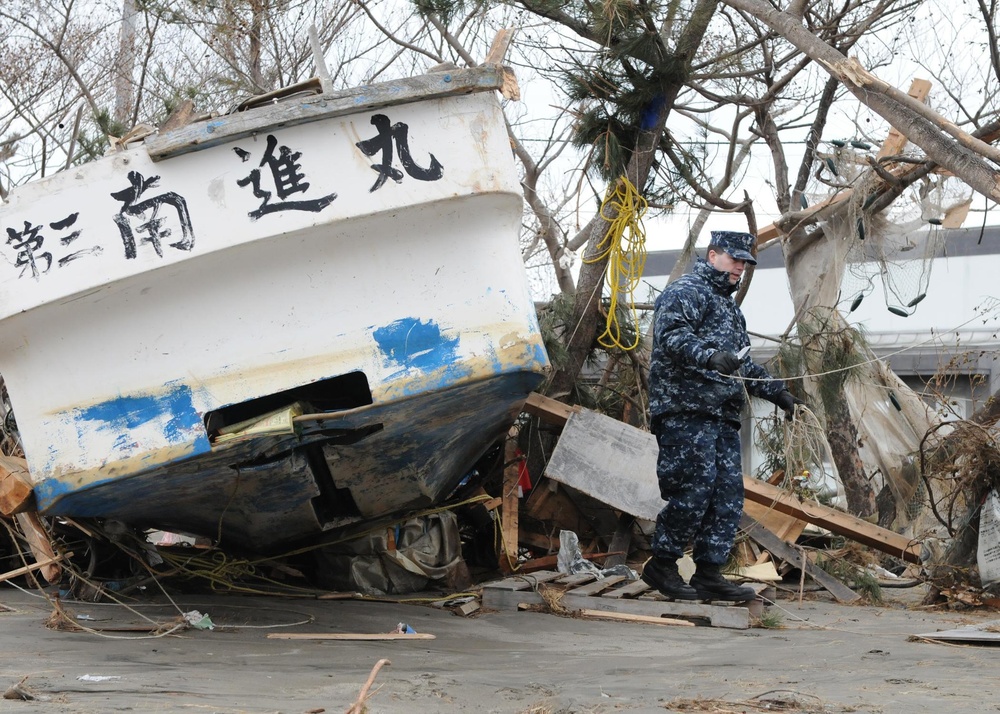 Sailors Continue to Aid with Recovery Efforts
